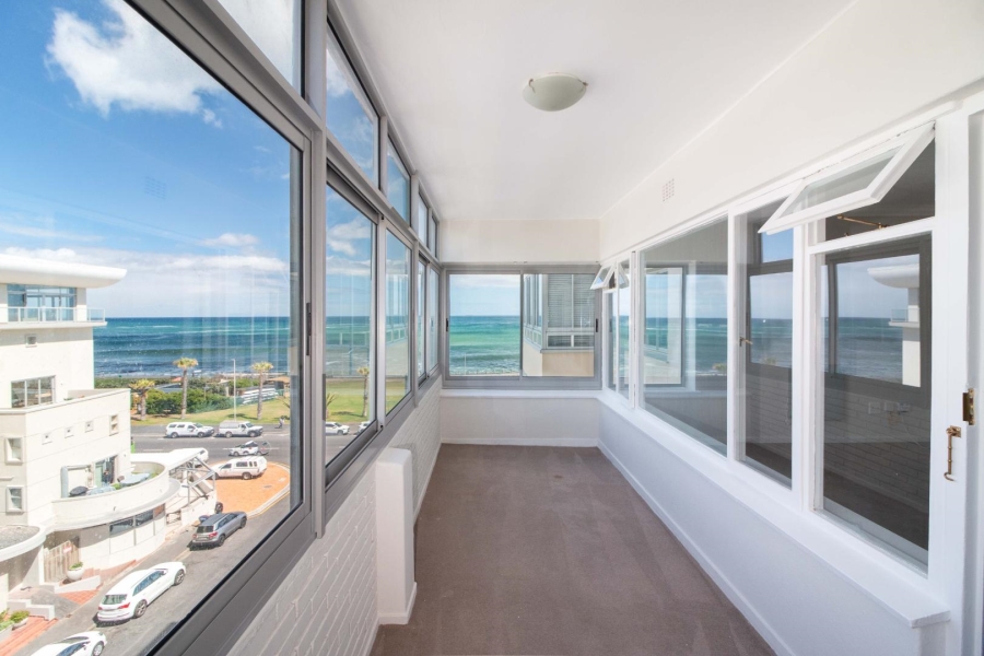 1 Bedroom Property for Sale in Three Anchor Bay Western Cape